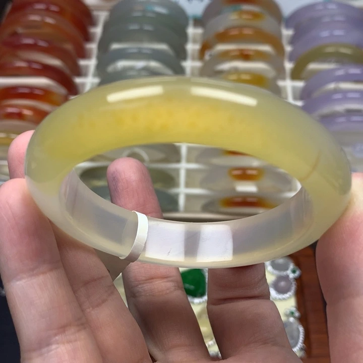 玛瑙/玉髓手镯未镶嵌