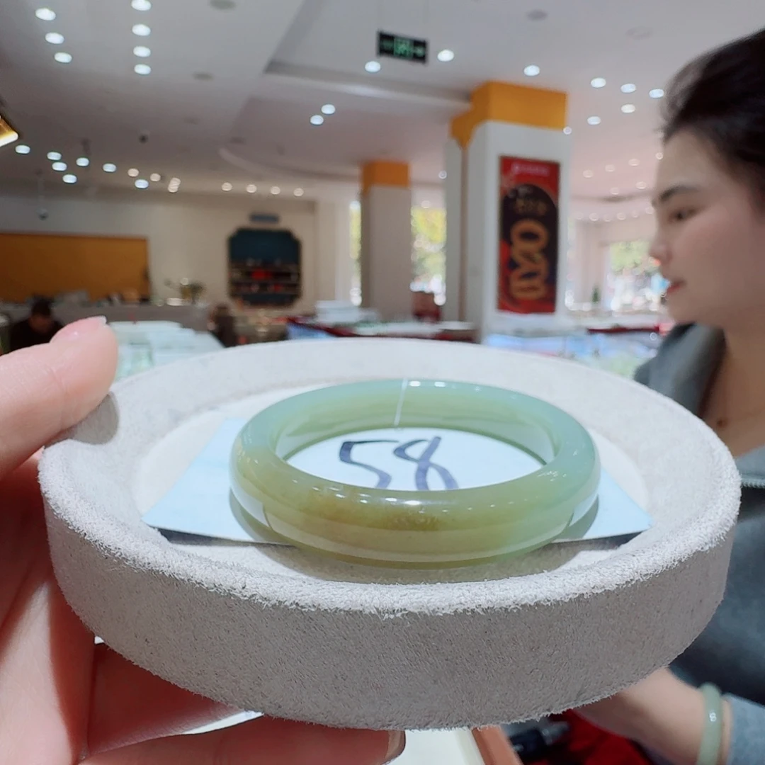 和田玉未镶嵌手镯243