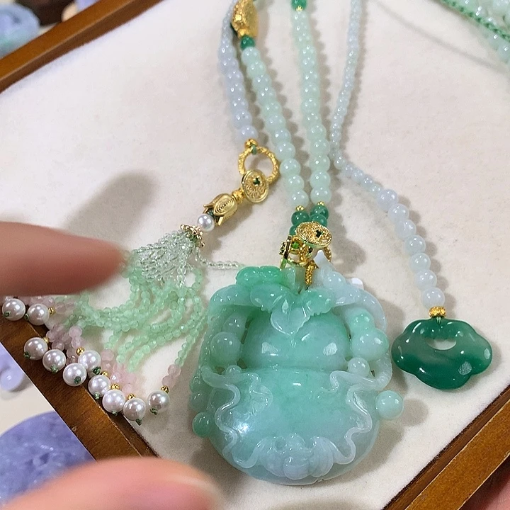 追***己颈饰未镶嵌翡翠翡翠吊坠