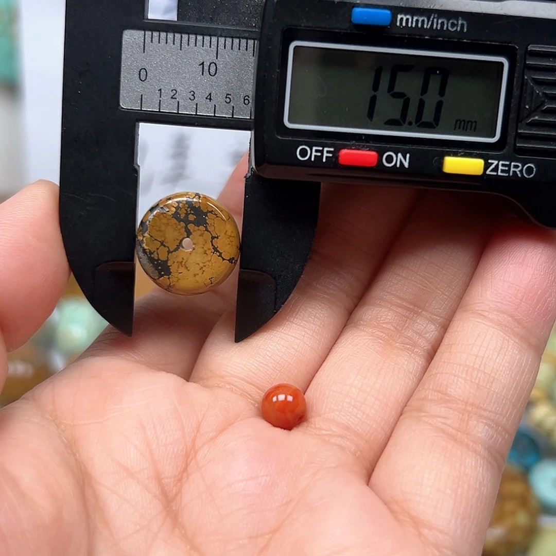 南红玛瑙未镶嵌珠宝奇石