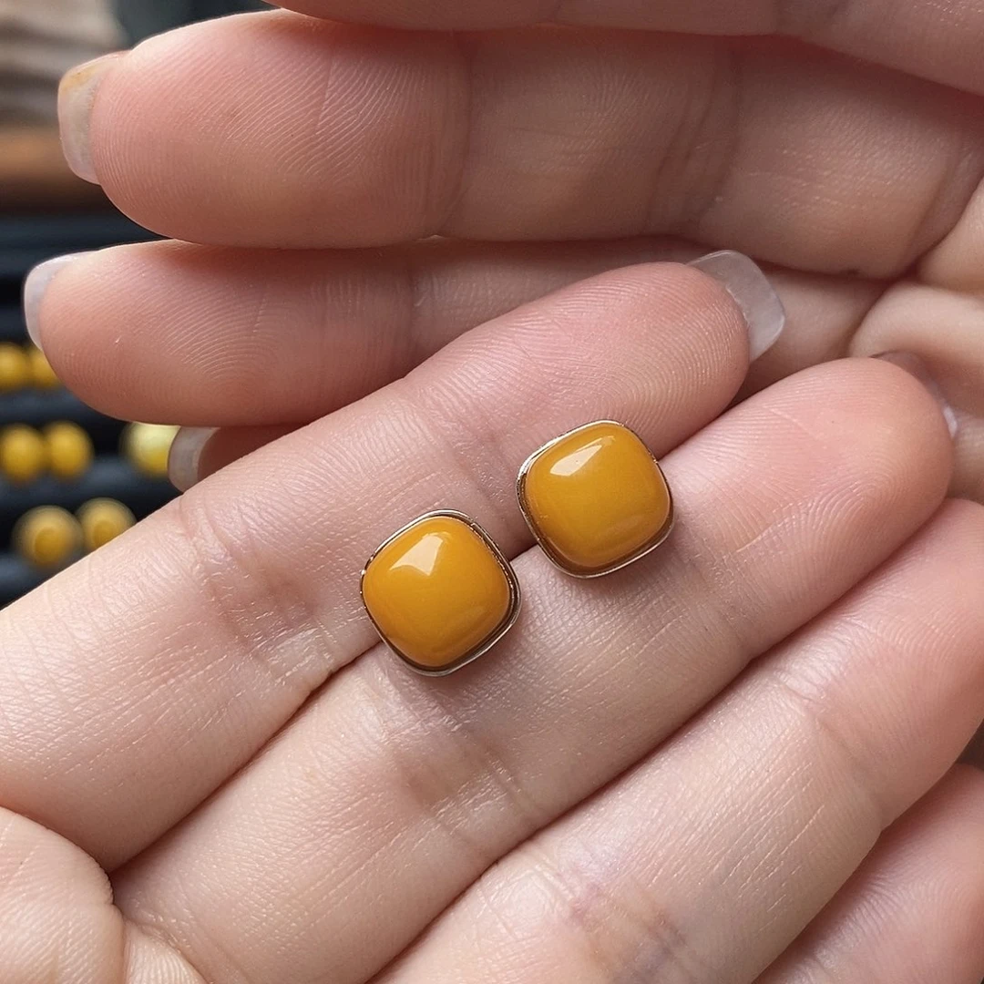 裸石琥珀未镶嵌成品