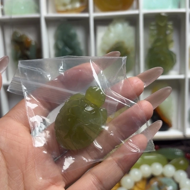 *****蛇纹石玉未镶嵌吊坠