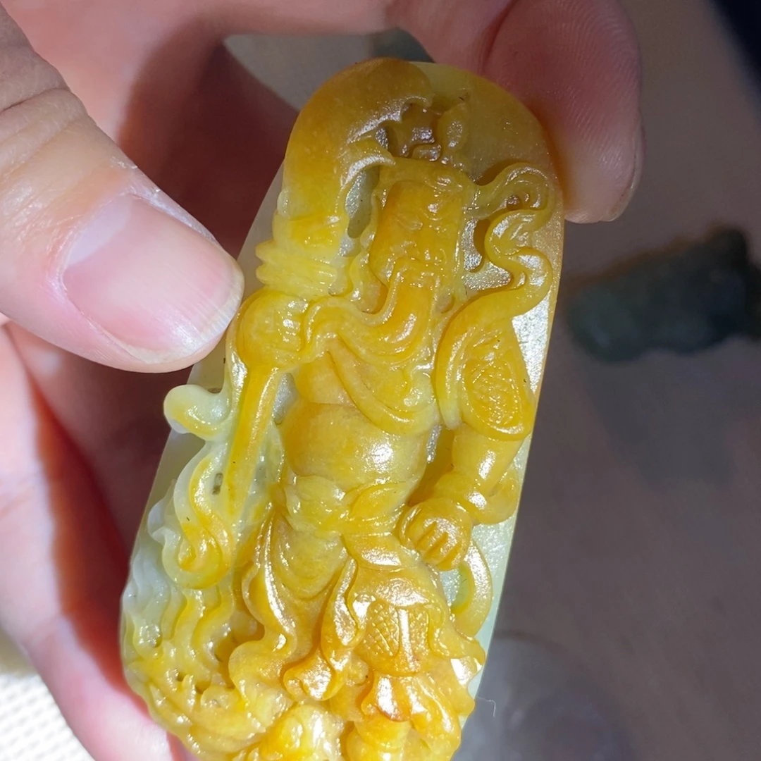 翡翠未镶嵌颈饰翡翠关公