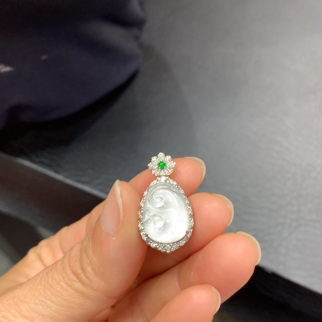 翡翠18K金镶嵌吊坠(不含链)