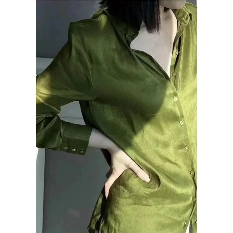 慵懒气质橄榄绿桑蚕丝亚麻衬衫