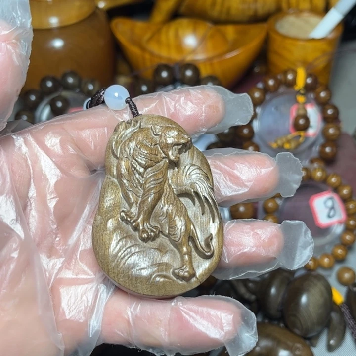 楠木（金丝楠）把件