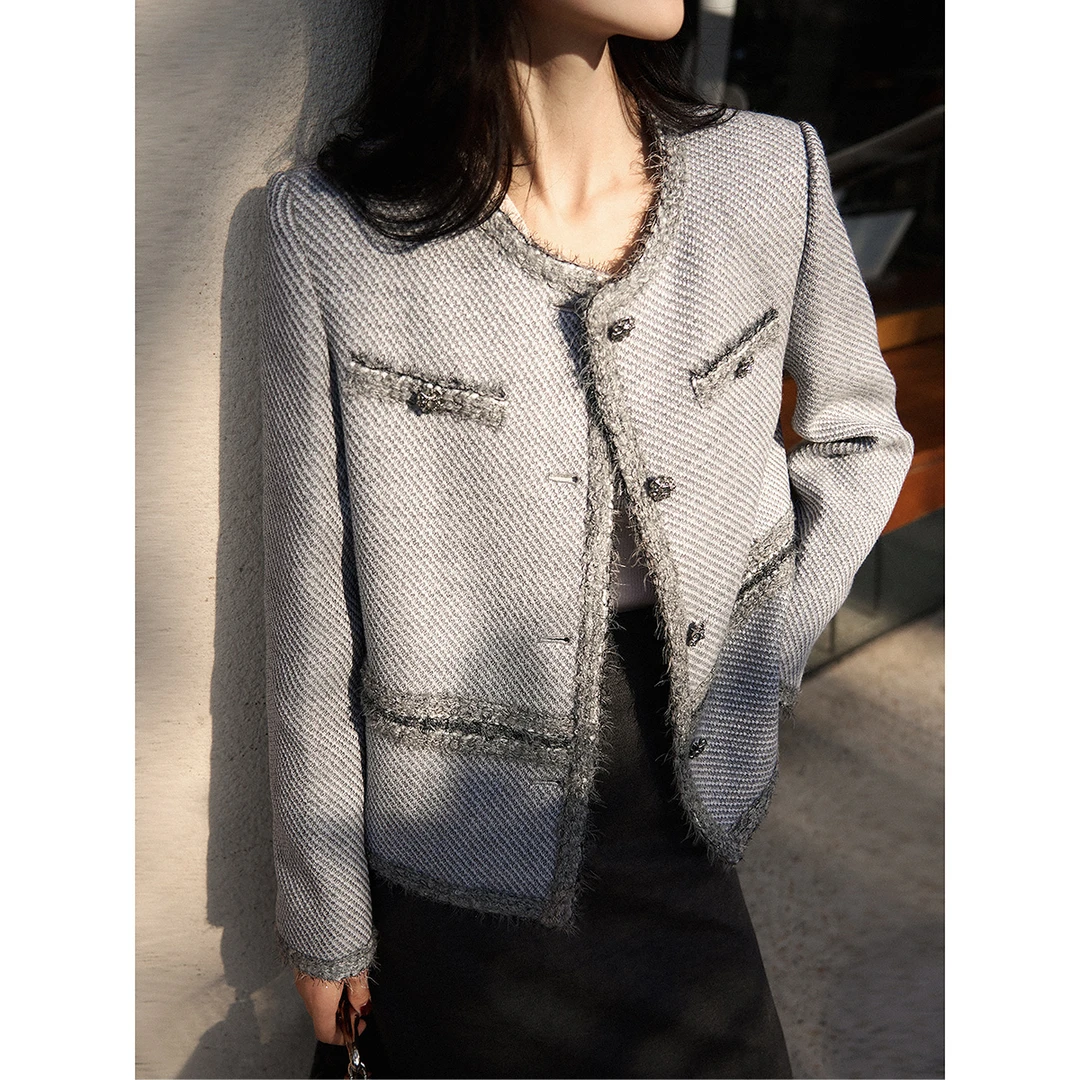笑涵阁 2025年新品复古巴黎珍珠灰粗花呢香风短外套女WTF860312AG
