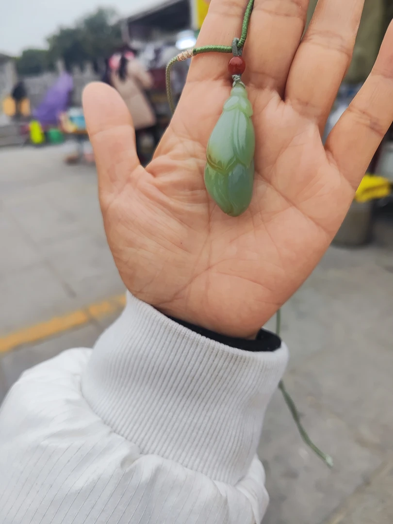 和田玉且末蓝玉兰花