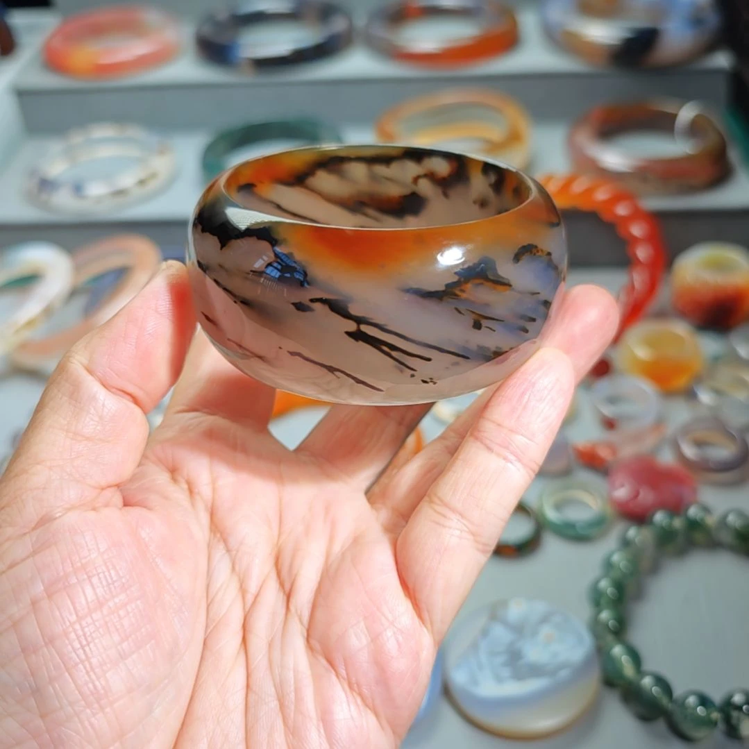 玉***缘玛瑙/玉髓未镶嵌手镯