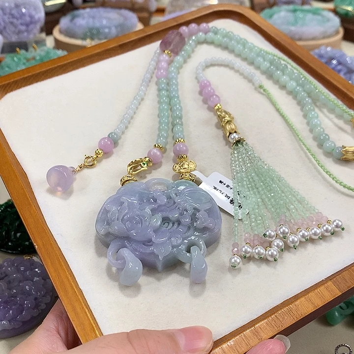 翡翠未镶嵌颈饰翡翠吊坠