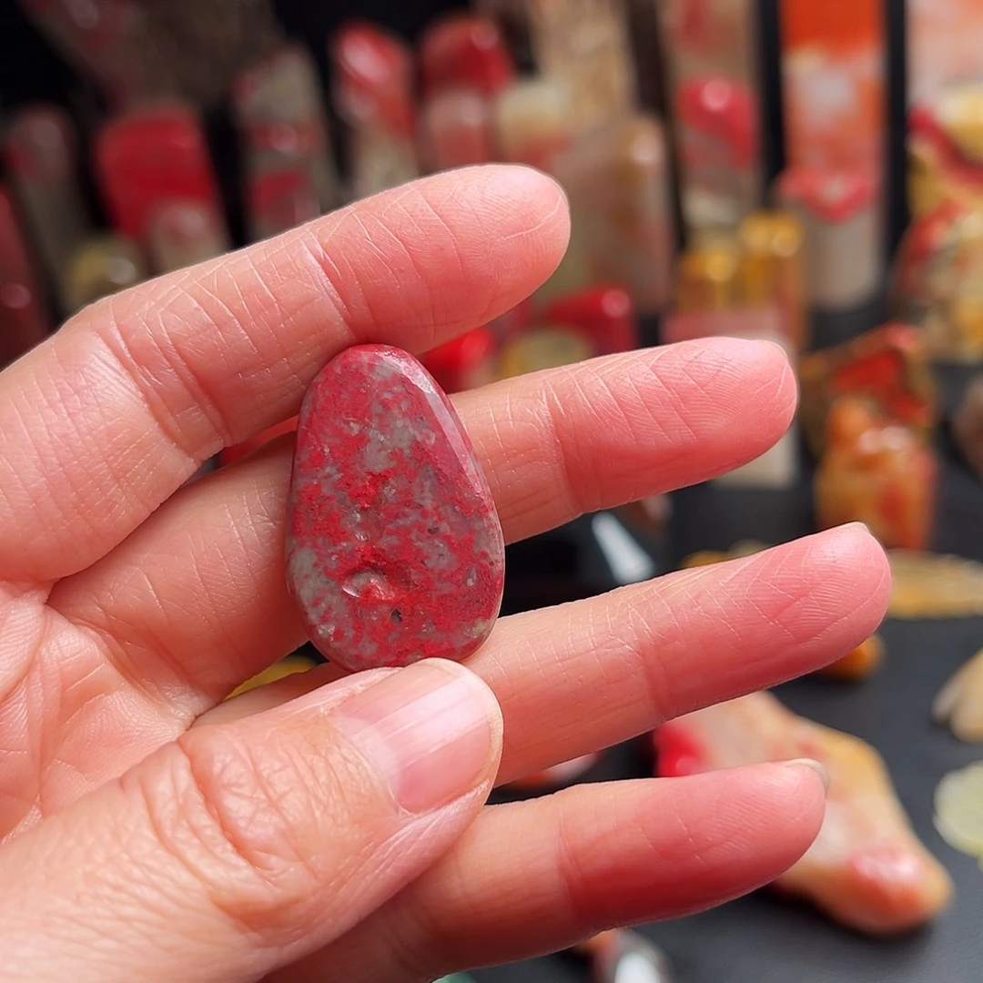 昌化石其他鸡血石挂件