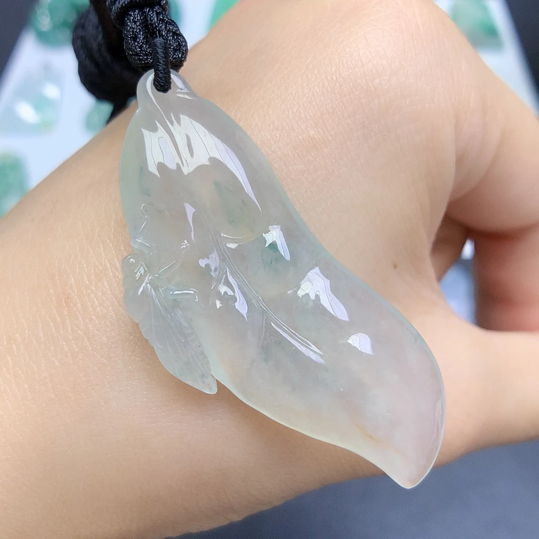 翡翠未镶嵌颈饰叶子