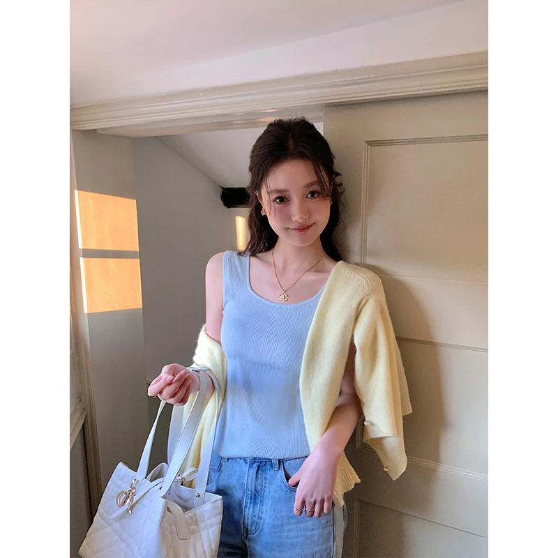 CHERI.Z内搭自由 16针精细针法 羊毛混纺U领背心2色入C25A04081T