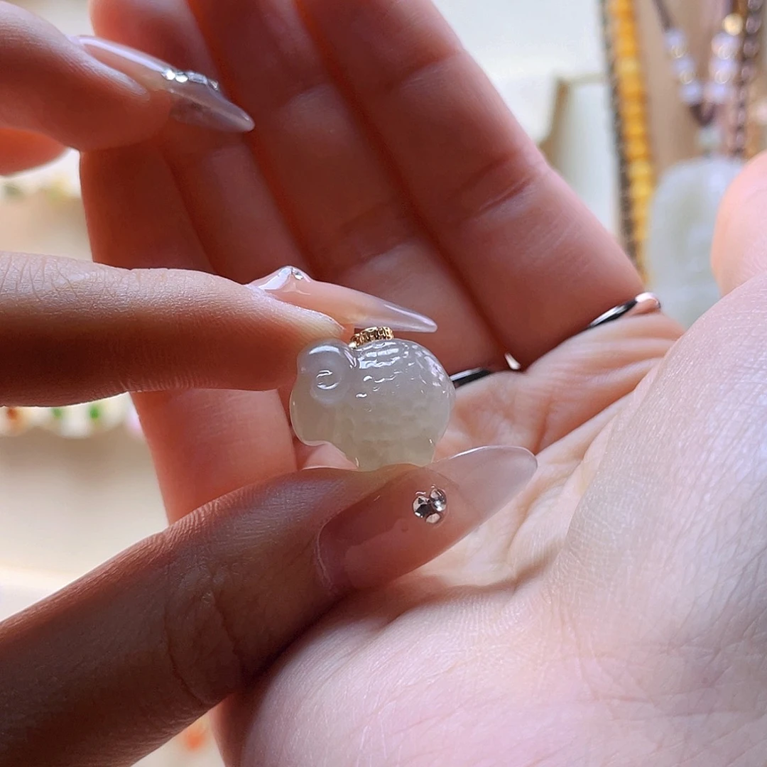 和田玉吊坠(赠链)18K金镶嵌葵**瑞