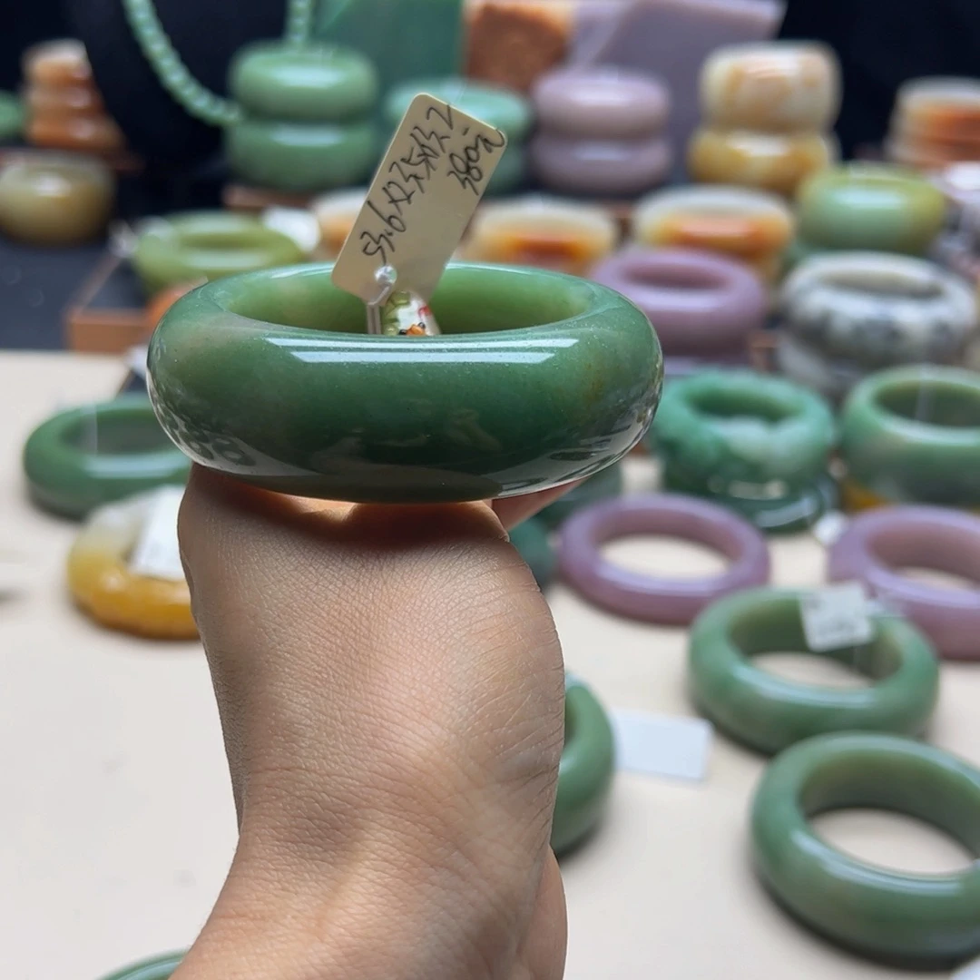 好***生石英岩玉手镯未镶嵌