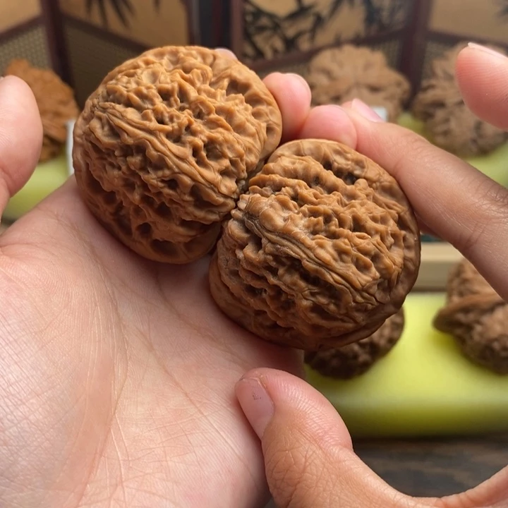 隐***城文玩核桃吊坠44全南疆石 655