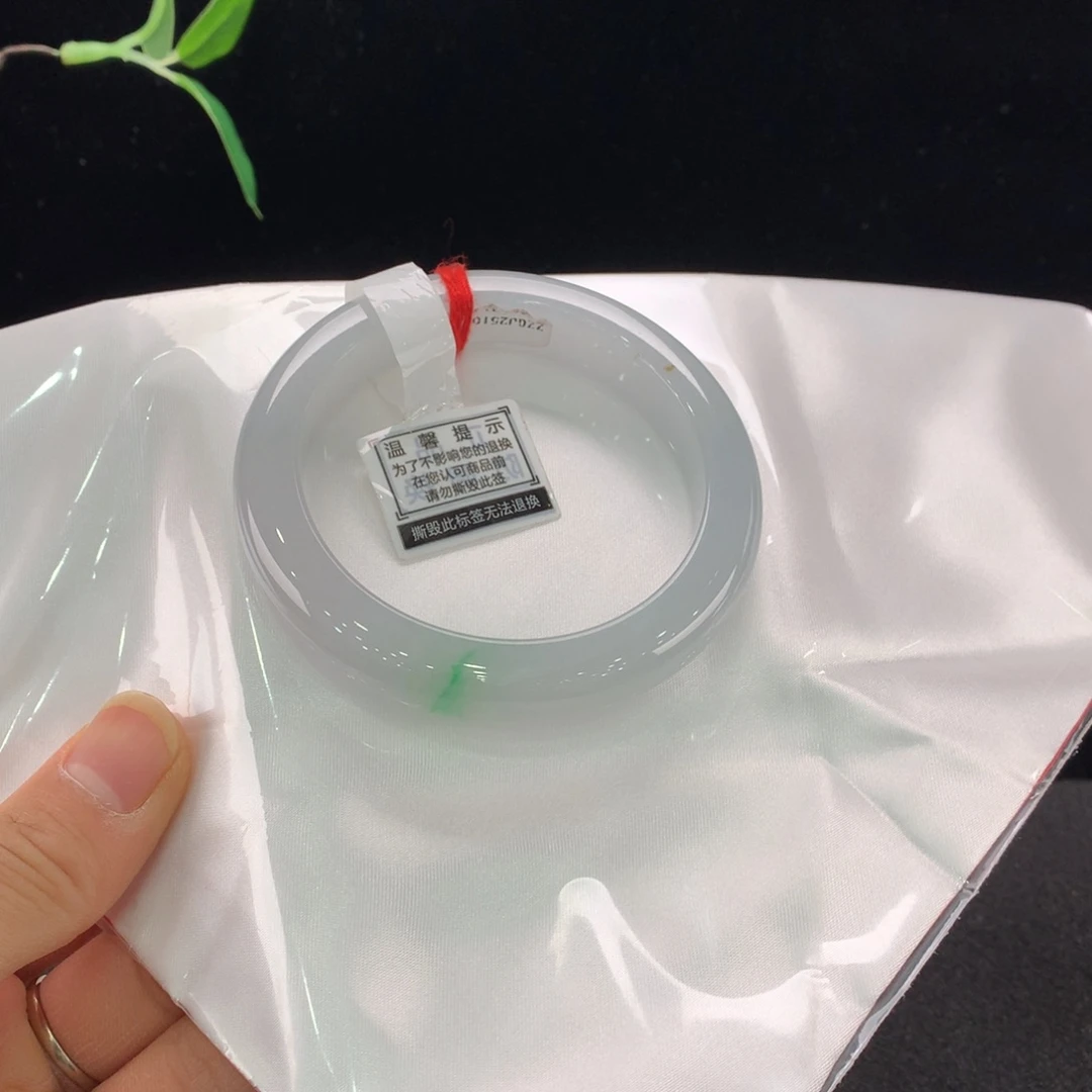 翡翠未镶嵌手镯0231