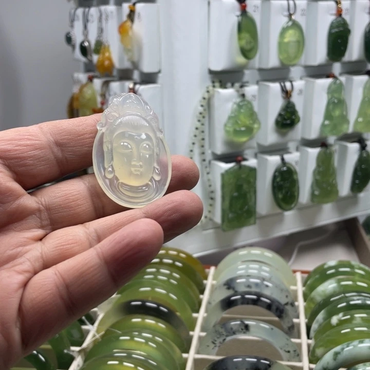 蛇纹石玉合金颈饰