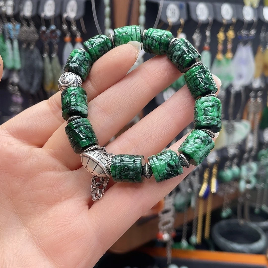 翡翠耳饰未镶嵌w****?fhnhghgg