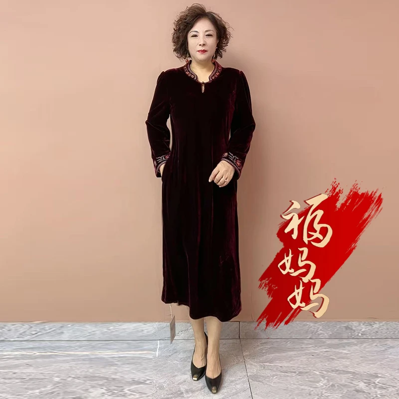 H秋季经典高端重工刺绣丝绒连衣裙2025气质中老年妈妈旗袍宽松裙