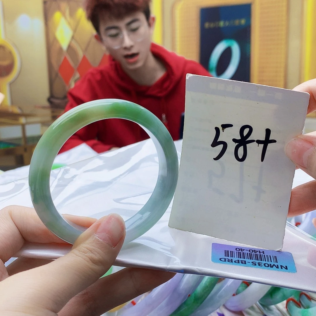 翡翠未镶嵌手镯009……