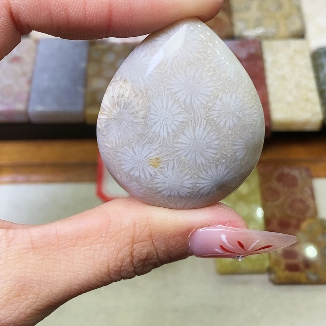 硅化玉颈饰合金秦*九