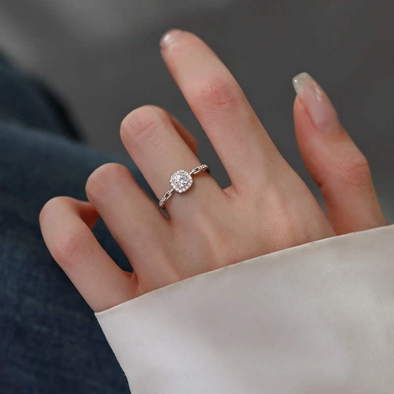 925银合成锆石戒指 925纯银锆石爆闪方钻戒指女2025新款爆款小众