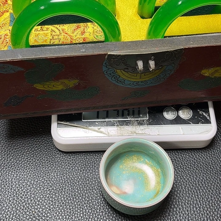 飞***哥瓷片大哥你好请问有钱不借