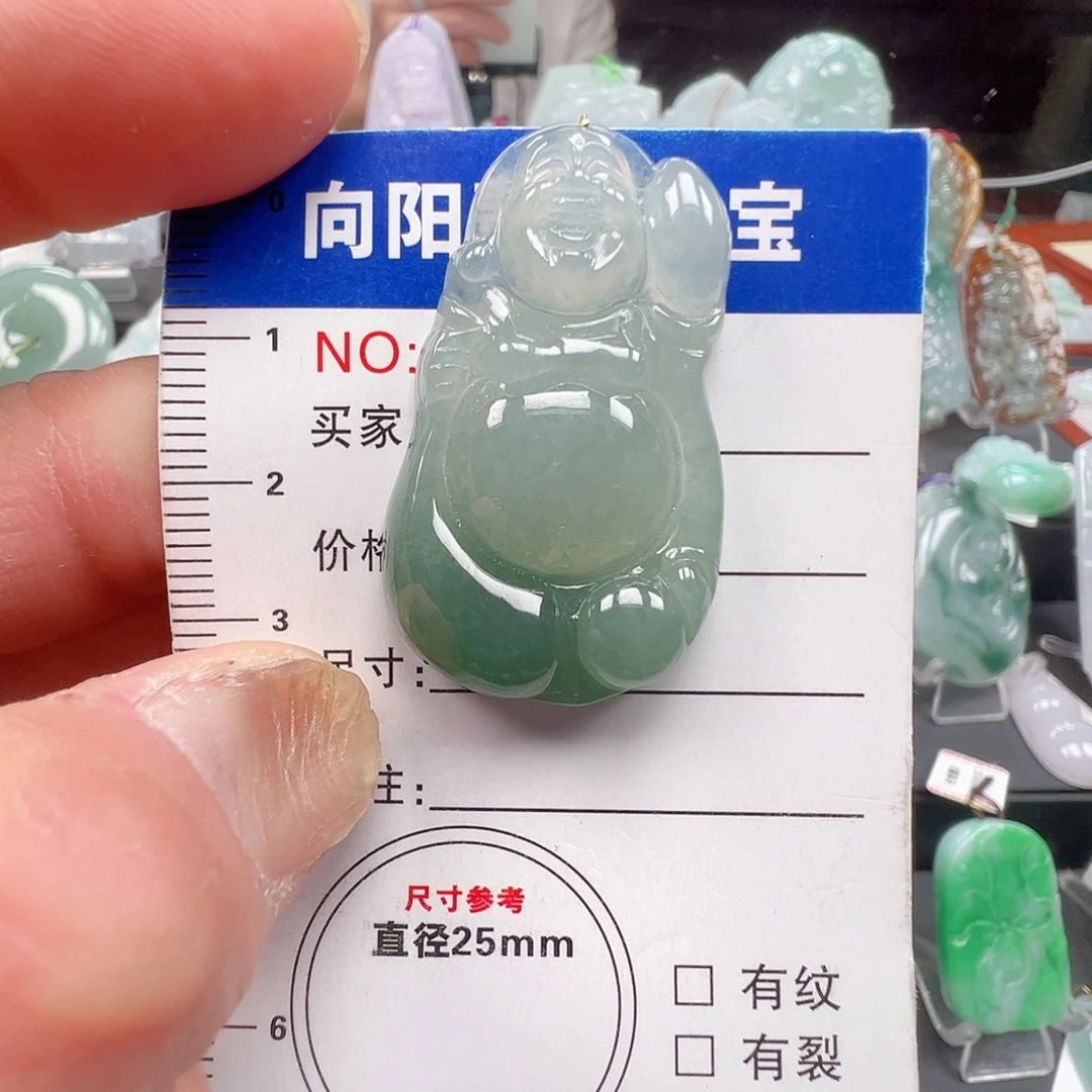 翡翠未镶嵌颈饰冰佛