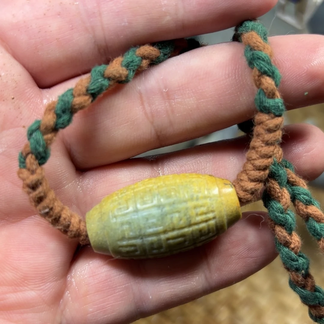 岫岩河磨玉（透闪石质玉）颈饰未镶嵌