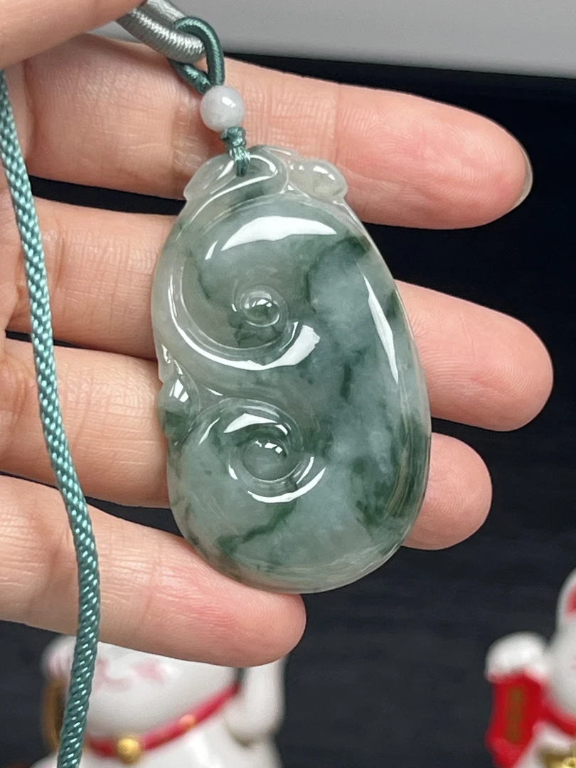 天然缅甸翡翠吊坠