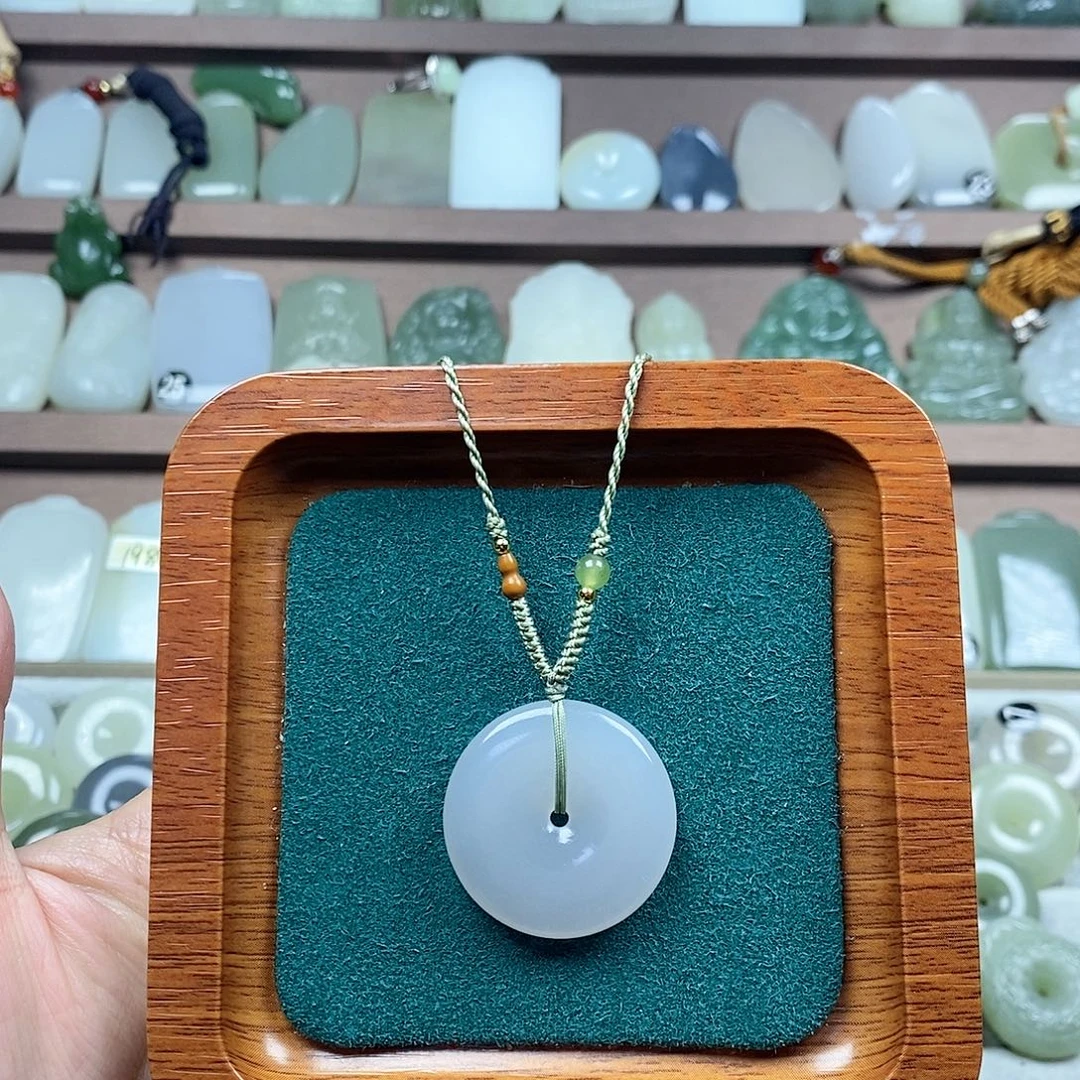和田玉未镶嵌颈饰30mm薄款平安扣