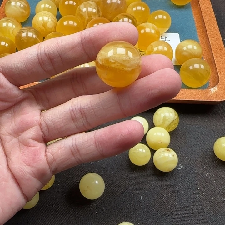 周***敏蜜蜡未镶嵌珠宝奇石天然分单3
