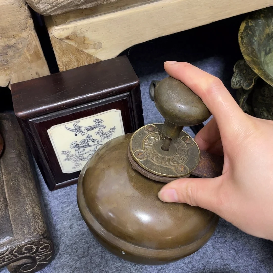 大***槐铜摆件一个小物件。