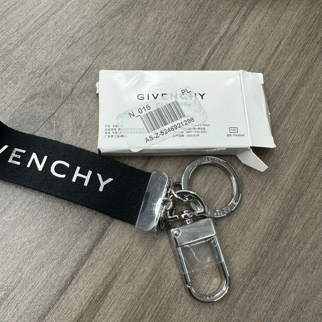 116 纪梵希/Givenchy 钥匙扣 40*12*70mm 864268