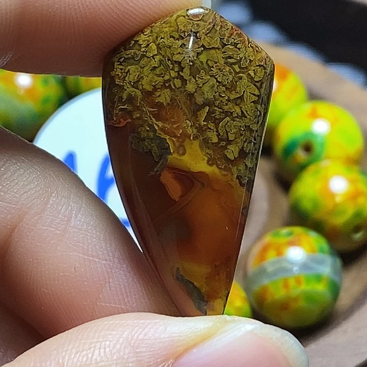 执****玛瑙/玉髓未镶嵌颈饰