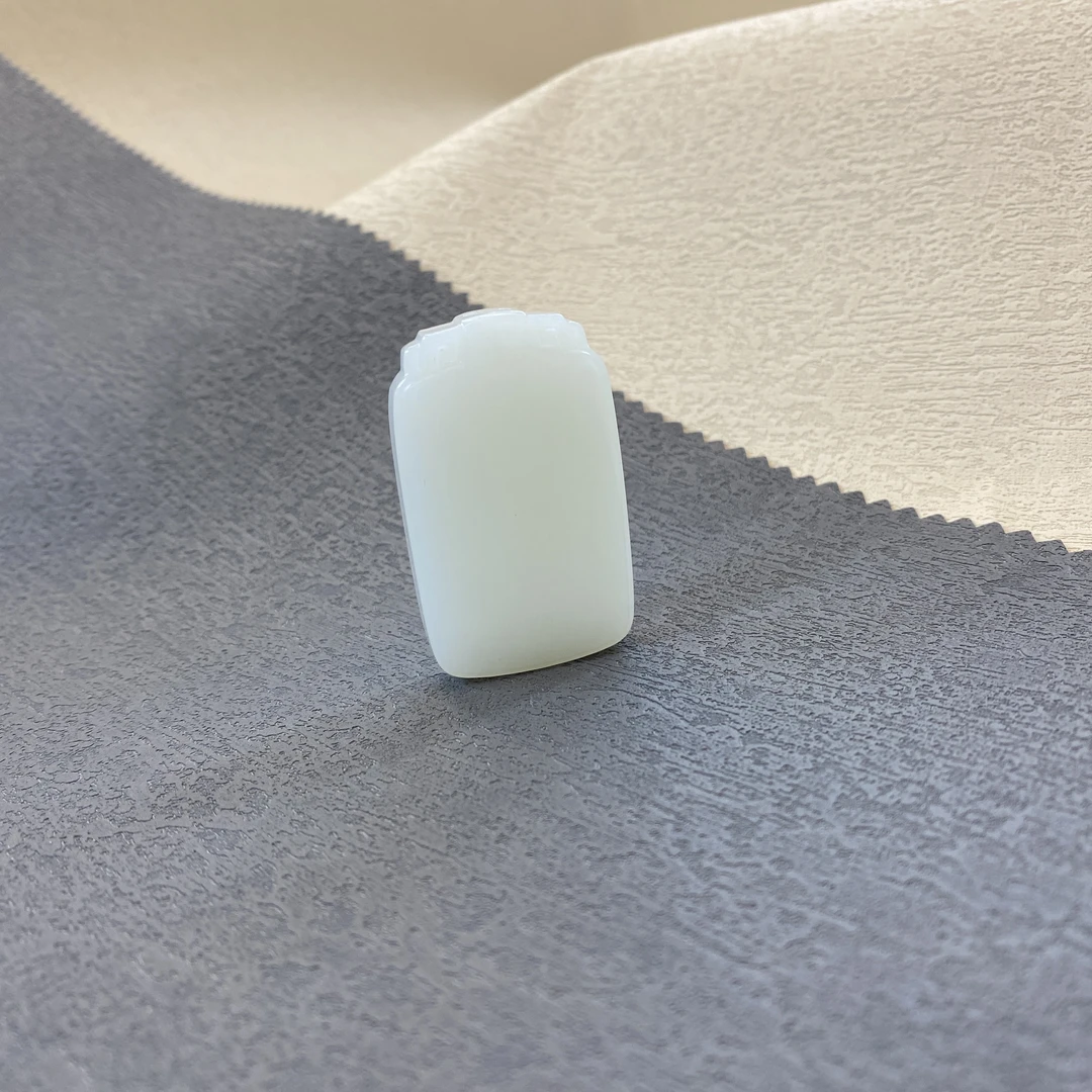 【V姐珠宝】GN3232 和田玉-羊脂级白玉无事牌吊坠