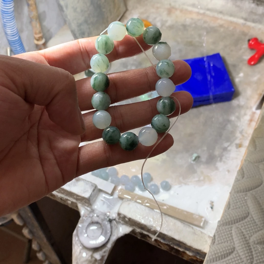 翡翠未镶嵌颈饰卡12