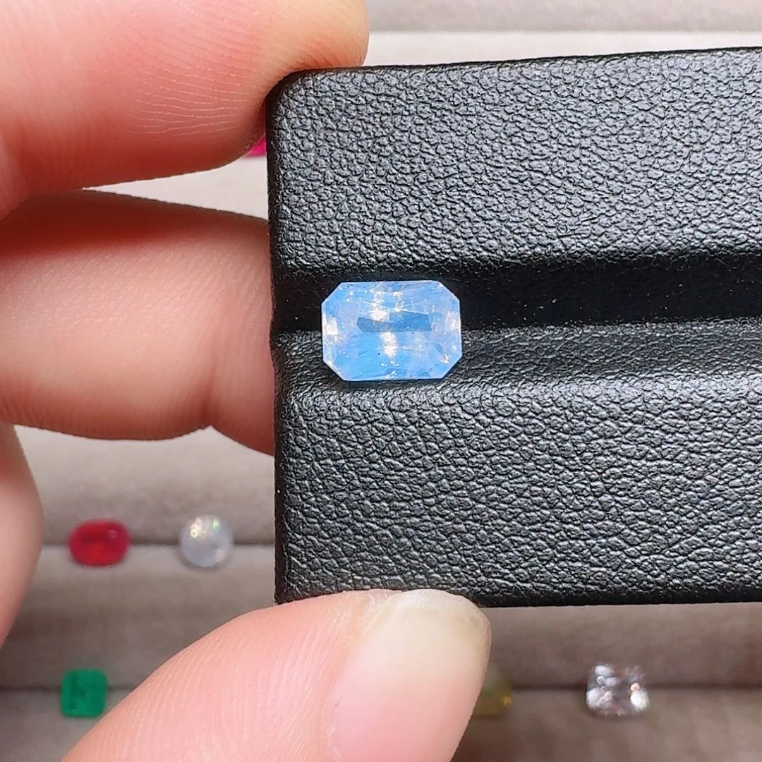 彩色蓝宝石裸石2.02ct无烧梦幻色白蓝宝