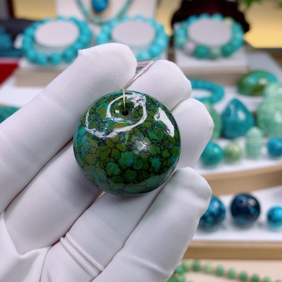 未镶嵌绿松石颈饰