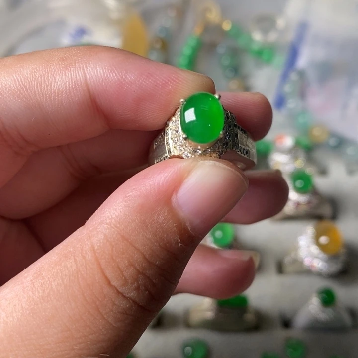 翡翠未镶嵌戒指翡翠冰种