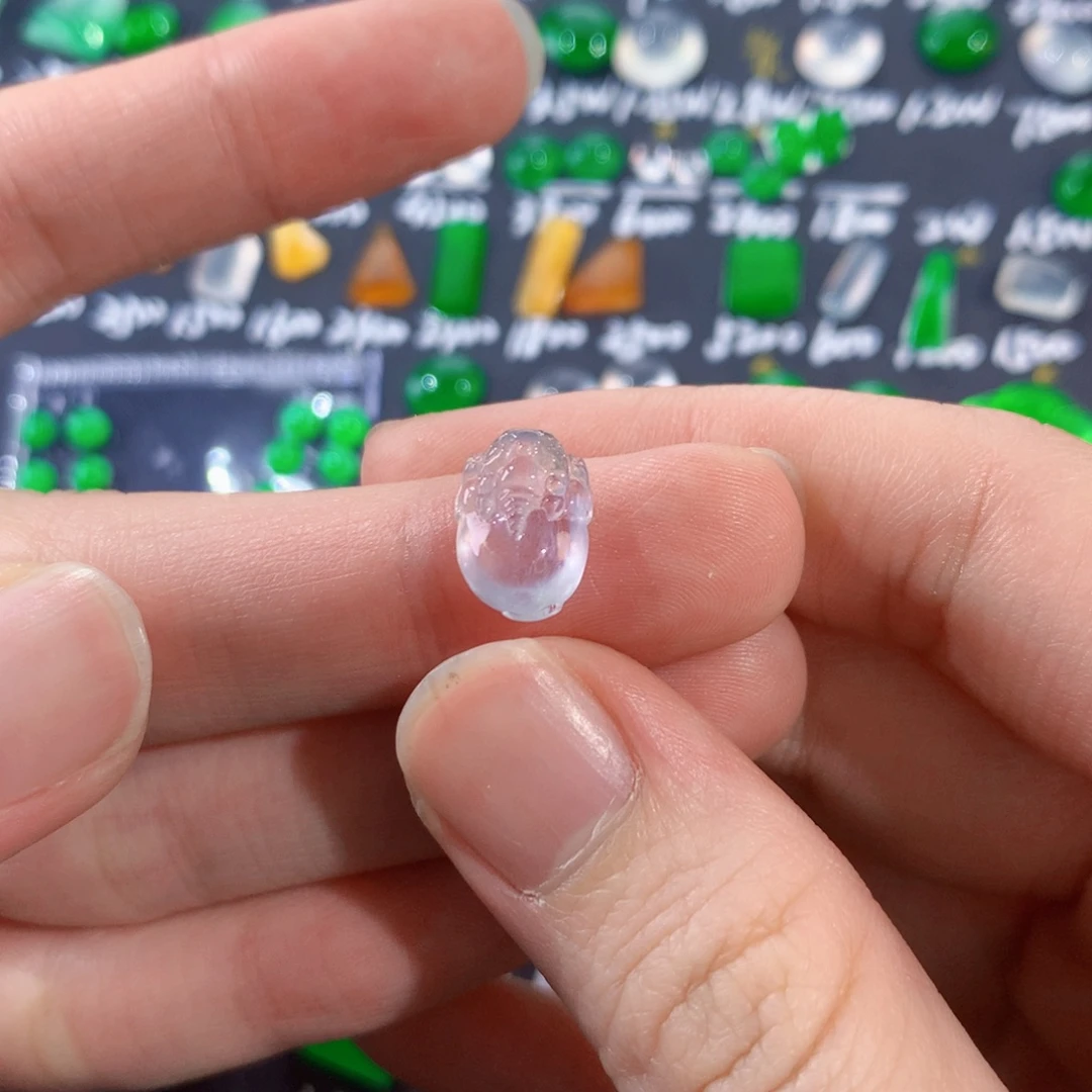 翡翠未镶嵌颈饰金蟾