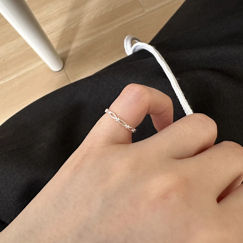 925银戒指 J8074 通体银小巧精致迷你个性气质百搭镂空开口尾戒