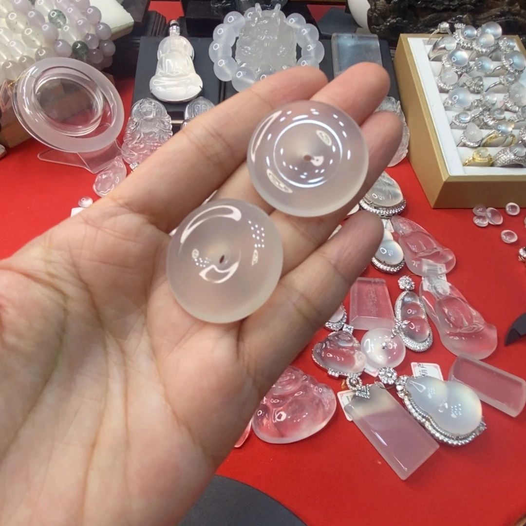 石英质玉未镶嵌吊坠