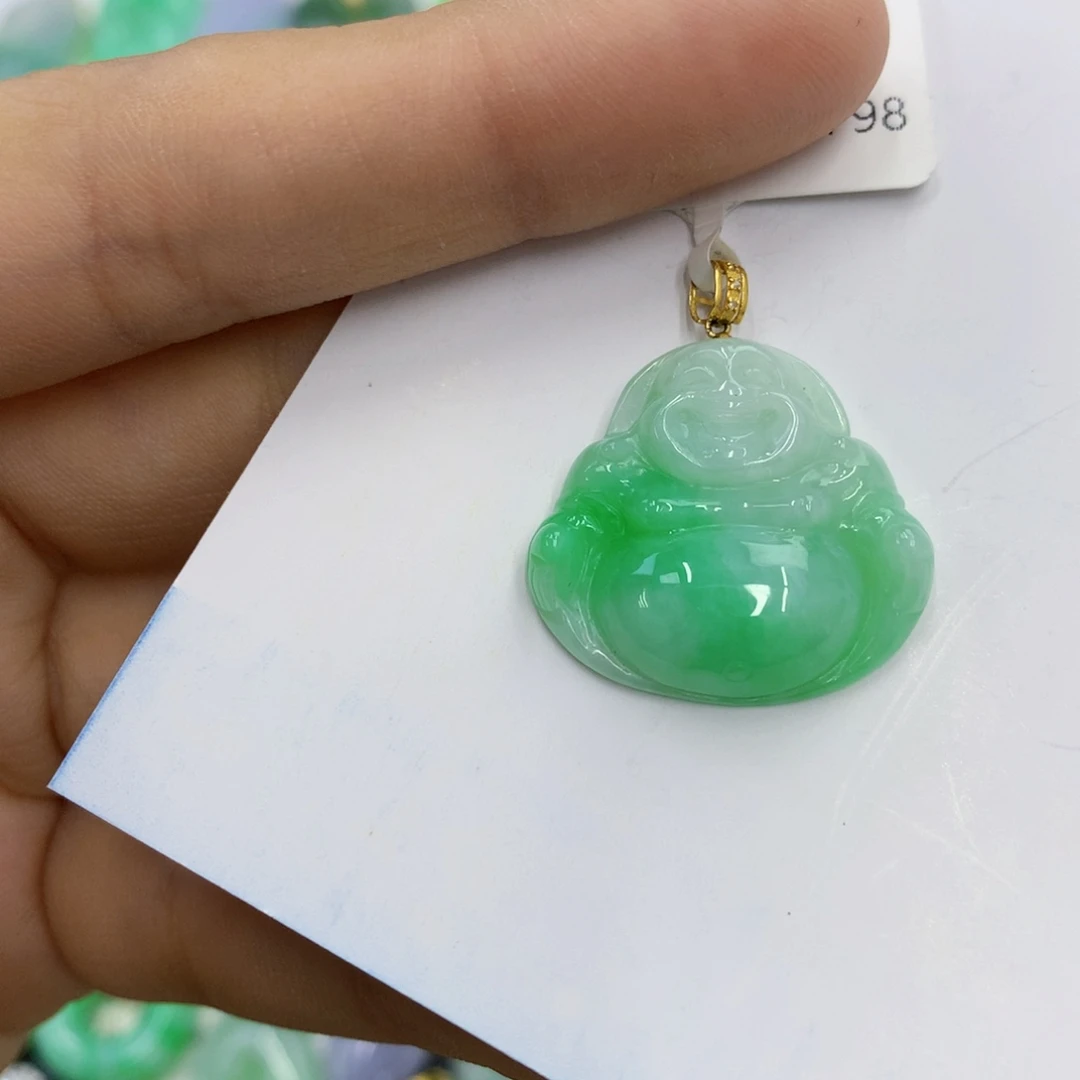 翡翠18K金镶嵌颈饰翡翠