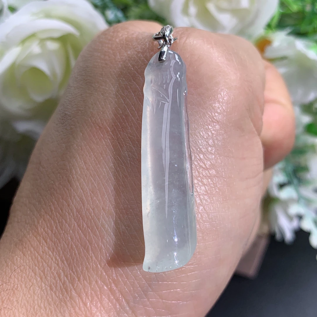 尺寸28.9×10×5.9缅甸天然翡翠18k金正冰胶白月光竹节吊坠