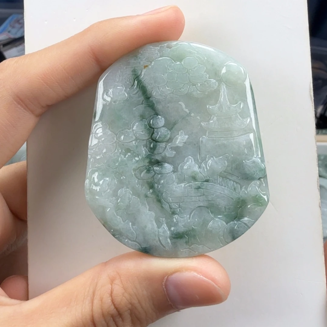 翡翠挂件未镶嵌翡翠