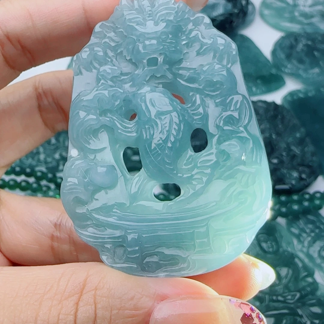 颈饰未镶嵌翡翠多样性发货天然的A货翡翠