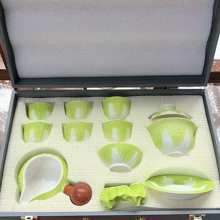 孤品茶具套装等。