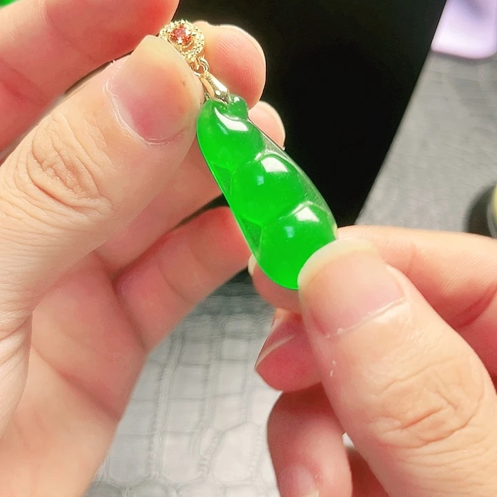 颈饰14K金镶嵌翡翠